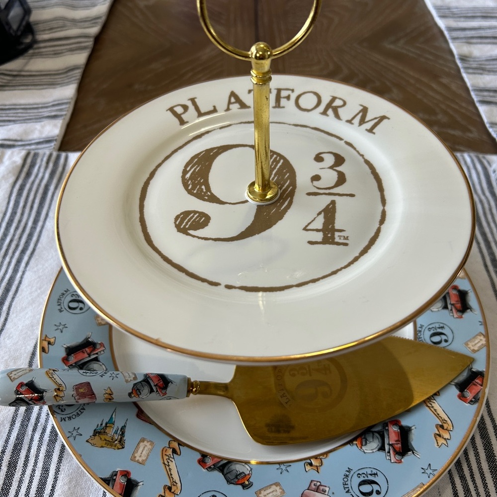 Harry Potter 2 tier platter
